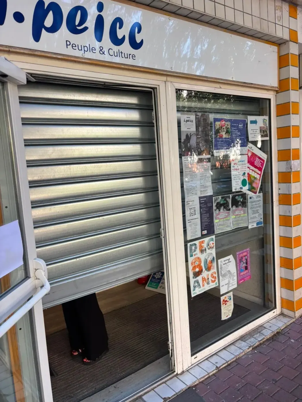 Déblocage de rideau métallique bloqué à Paris